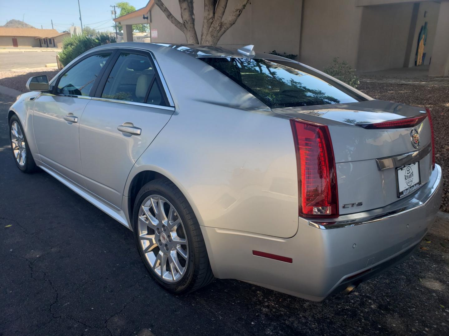 2011 /gray Cadillac CTS cts (1G6DP5ED0B0) with an 3.6L V6 DOHC 24V engine, 6-Speed Automatic transmission, located at 323 E Dunlap Ave., Phoenix, AZ, 85020, (602) 331-9000, 33.567677, -112.069000 - 2011 Cadillac CTS Premium,....... EXCELLENT condition,....ONLY 128K MILES........ A Real Must See!!.... No accidents, Ice cold a/c front and rear, Touch screen Stereo/CD player, Satellite compatible, Backup camera, Phone sync, Bluetooth, Navigation, Gorgeous tinted sunroof, Clean Gray interior with - Photo#5